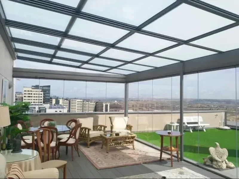 Techo y estructura de cristal a medida realizada por INOXA Components en Ciudad Real